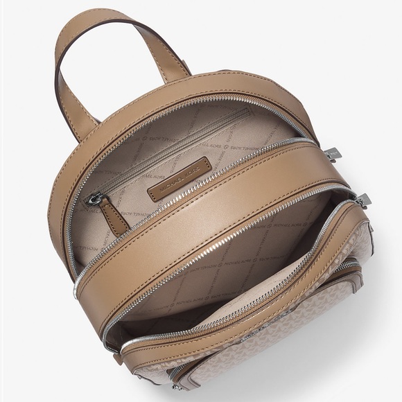 Michael Kors Jaycee Medium Ombré Signature Logo Backpack
Husk
NWT - Picture 12 of 14